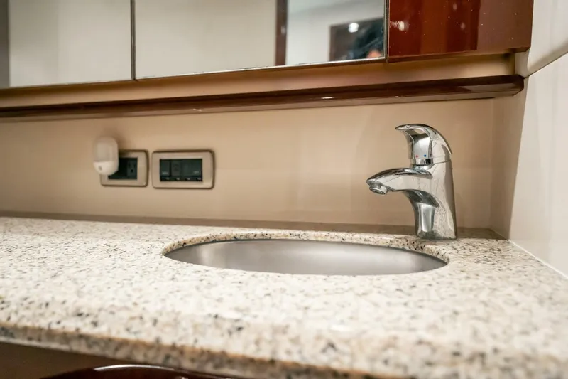 Slide: The Image of Sea Ray 580 Sedan Bridge 2007 - 5759156