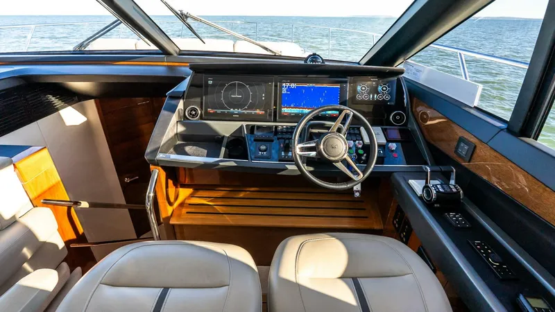 Slide: The Image of Princess S60 Sportbridge 2019 - 5759436