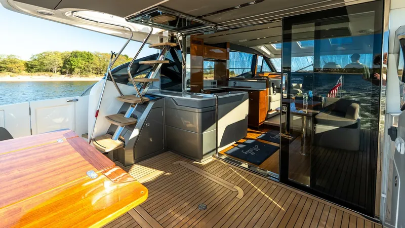 Slide: The Image of Princess Marine S60 Sportbridge 2019 - 5759411