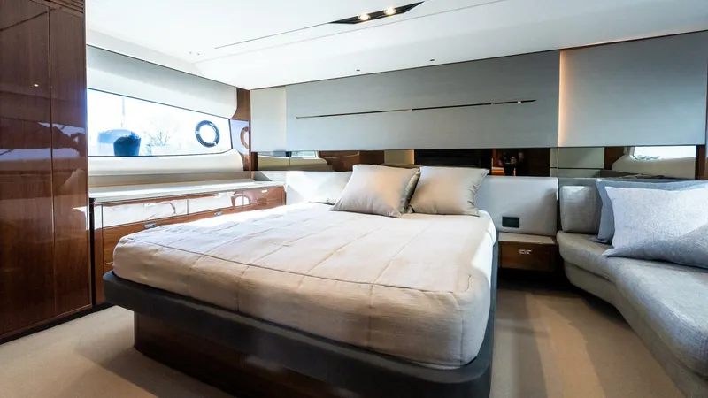 Slide: The Image of Princess Marine S60 Sportbridge 2019 - 5759424