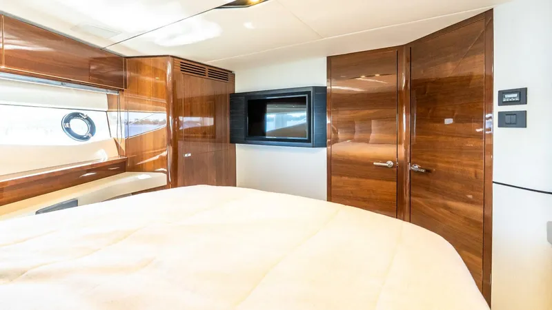 Slide: The Image of Princess Marine S60 Sportbridge 2019 - 5759429