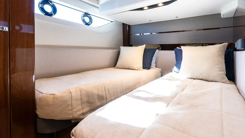 Slide: The Image of Princess Marine S60 Sportbridge 2019 - 5759426