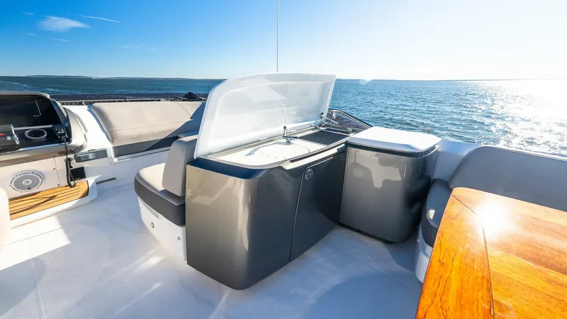 Slide: The Image of Princess Marine S60 Sportbridge 2019 - 5759393