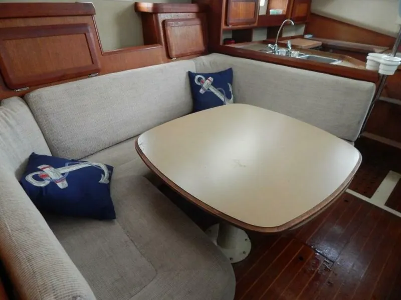 Slide: The Image of Hunter 33.5 1992 - 5760049