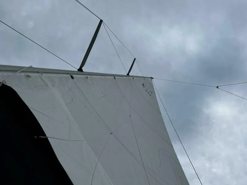 Slide: The Image of Hunter 33.5 1992 - 5760063