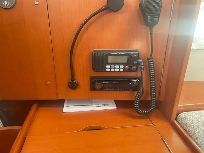 Slide: The Image of Beneteau 423 2006 - 5760452