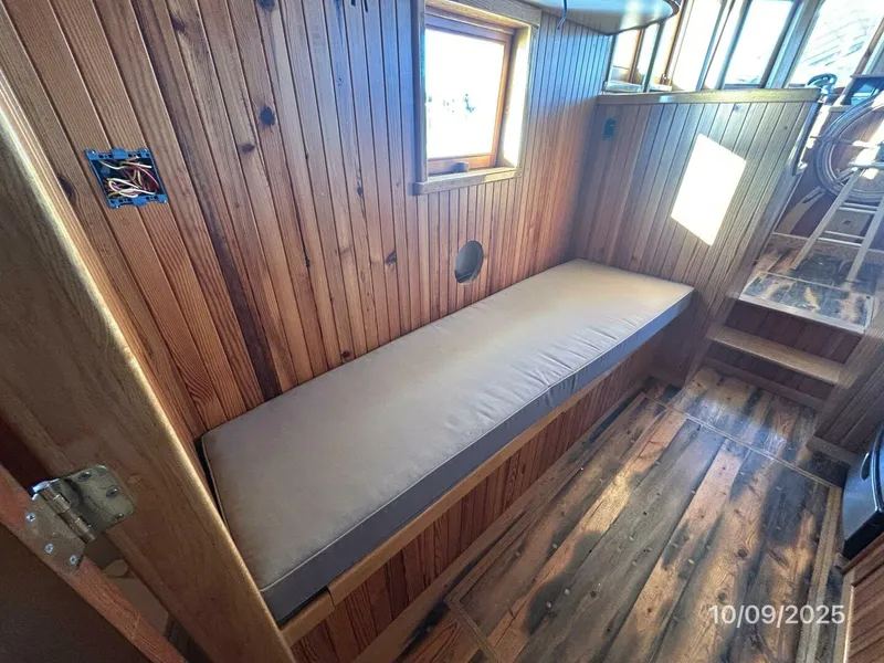 Slide: The Image of Choptank galley benchseat1 - 5776068