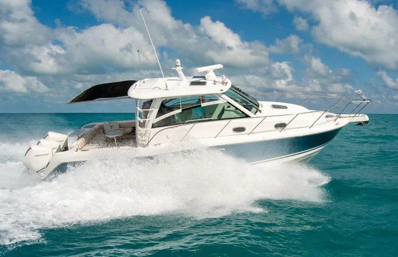 Slide: The Image of Boston Whaler 34 2021 - 5761393