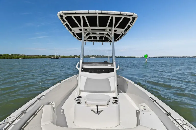 Slide: The Image of Boston Whaler 210 Dauntless 2016 - 5761458