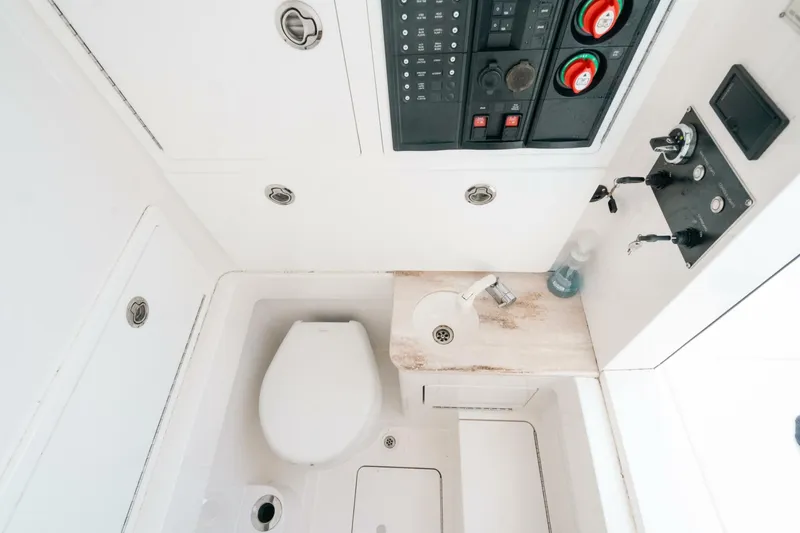 Slide: The Image of Valiant 33 2020 - 5761573