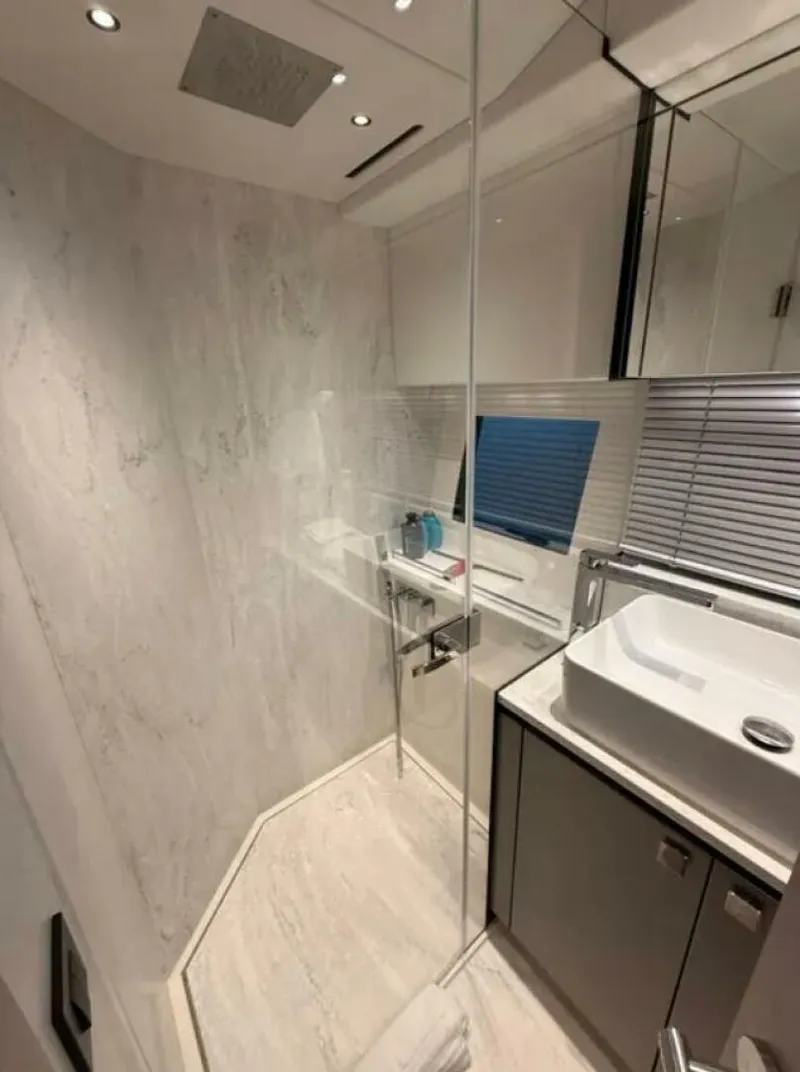 Slide: The Image of Sunseeker 55 Predator 2025 - 5763207