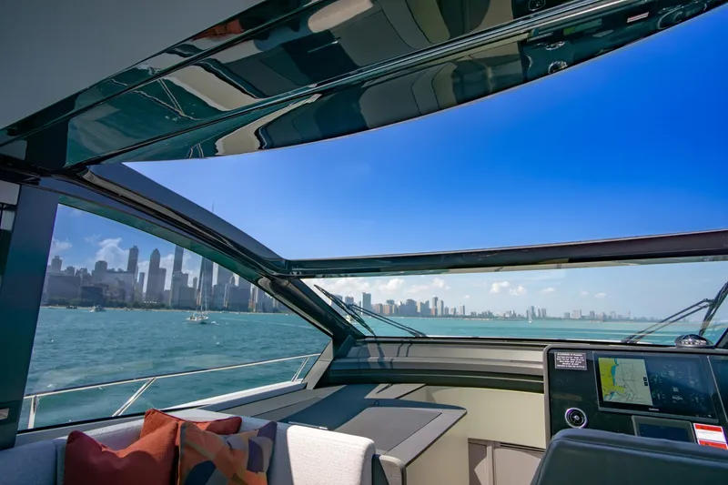 Slide: The Image of Sunseeker 55 Predator 2025 - 7518787