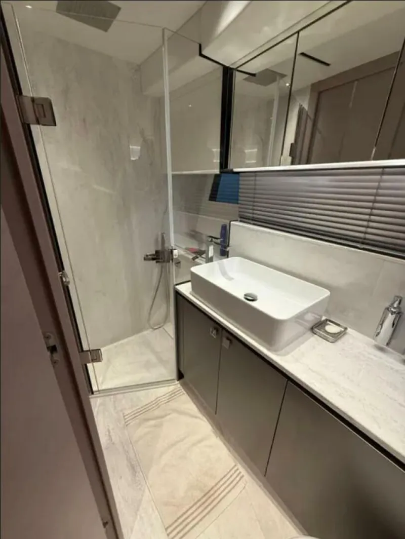 Slide: The Image of Sunseeker 55 Predator 2025 - 5763213