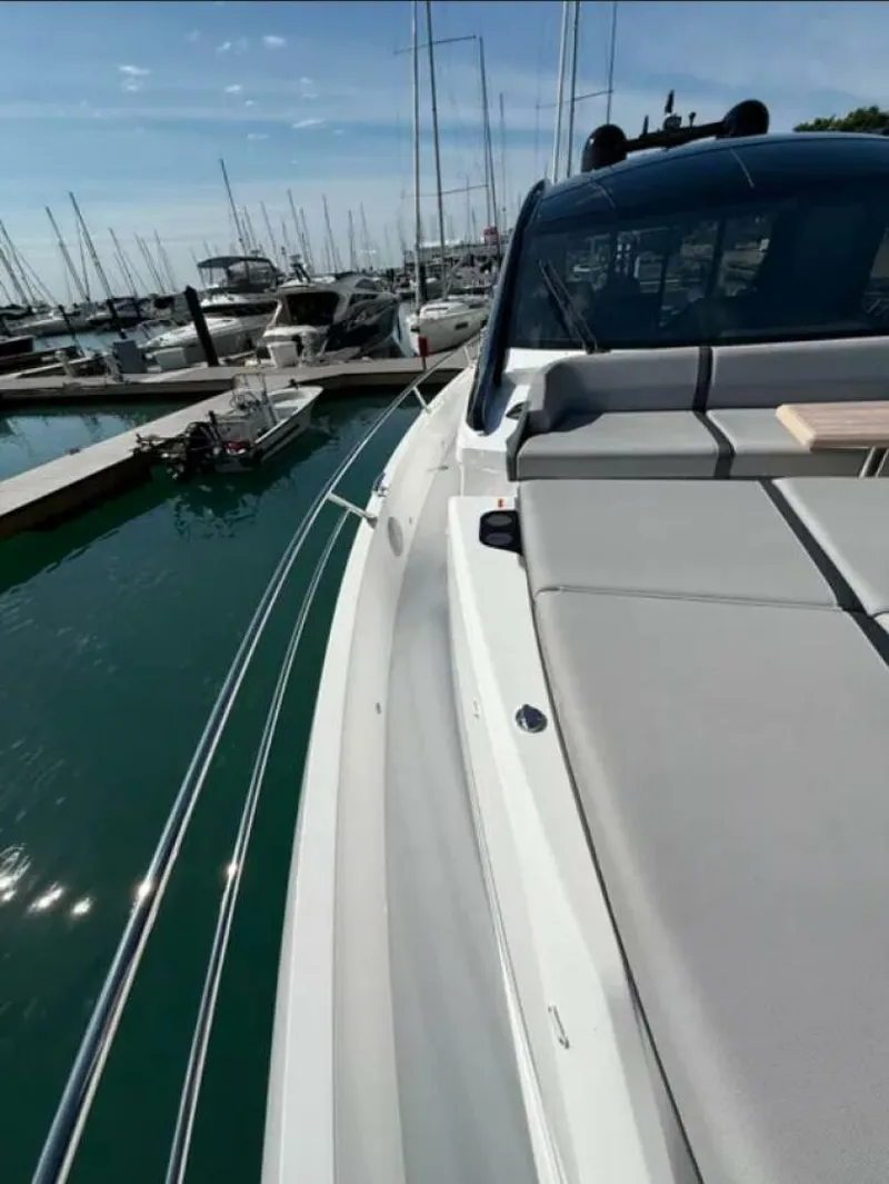 Slide: The Image of Sunseeker 55 Predator 2025 - 5763222