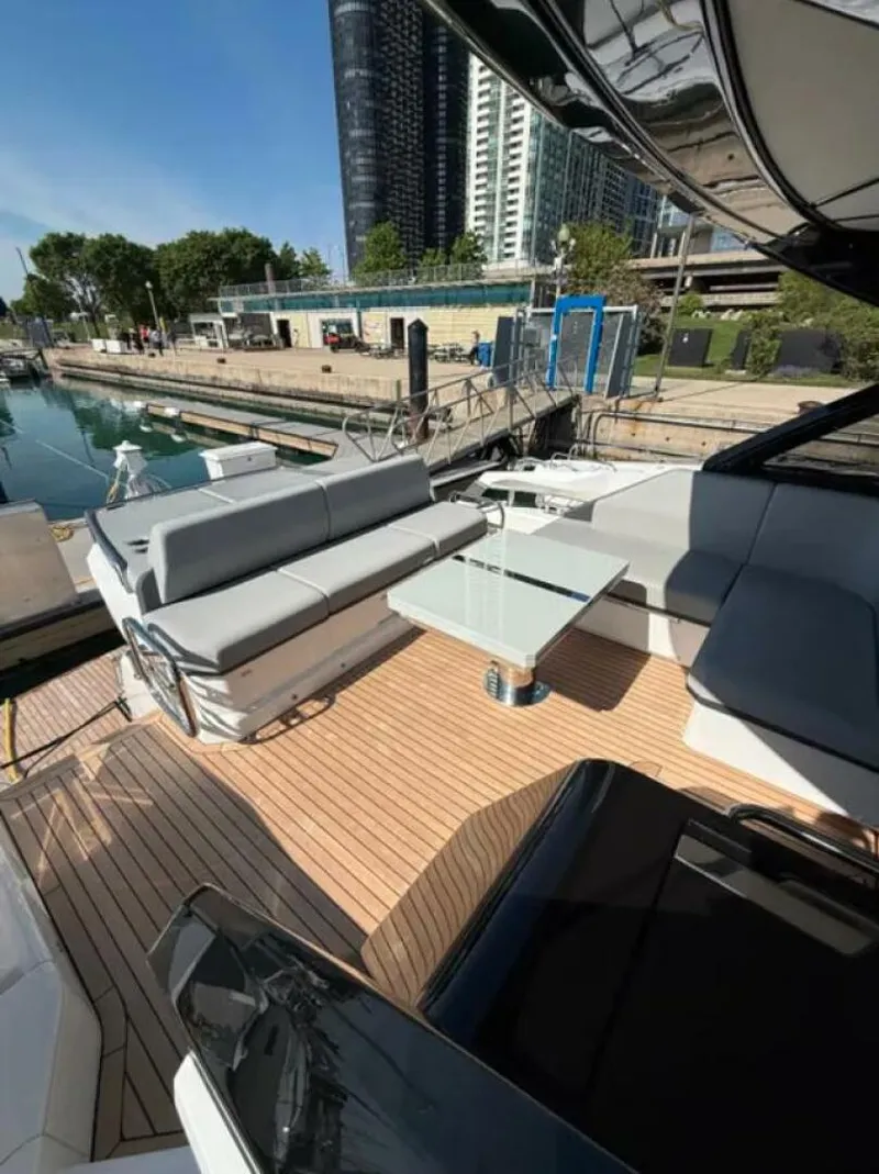 Slide: The Image of Sunseeker 55 Predator 2025 - 5763223