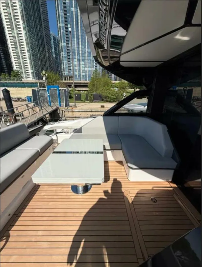 Slide: The Image of Sunseeker 55 Predator 2025 - 5763225