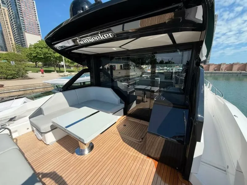 Slide: The Image of Sunseeker 55 Predator 2025 - 5763227