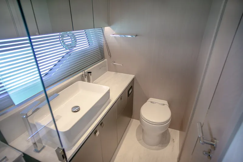 Slide: The Image of Sunseeker 55 Predator 2025 - 7597522