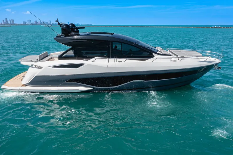 The Image of Sunseeker 55 Predator 2025 - 7518760