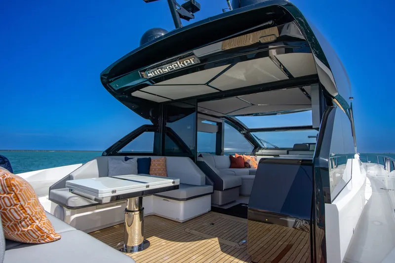 Slide: The Image of Sunseeker 55 Predator 2025 - 7518774