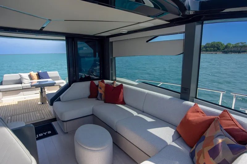Slide: The Image of Sunseeker 55 Predator 2025 - 7518779