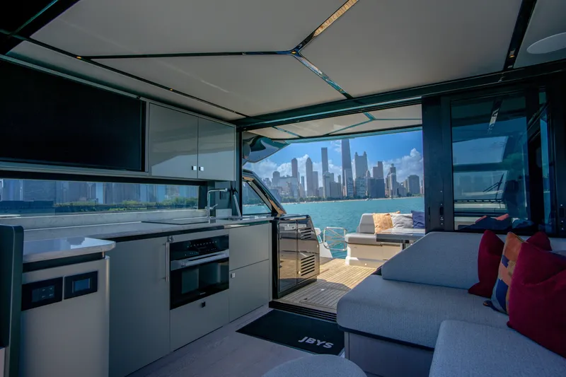 Slide: The Image of Sunseeker 55 Predator 2025 - 7518782