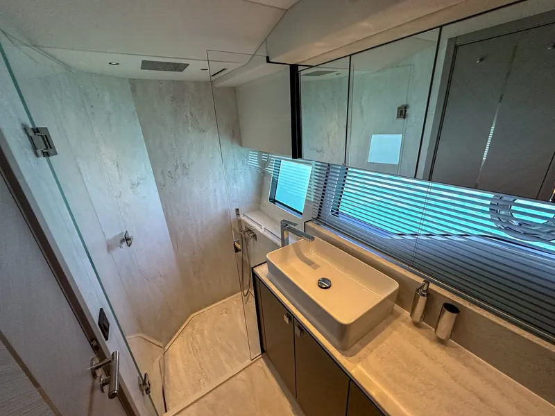 Slide: The Image of Sunseeker 55 Predator 2025 - 7518796
