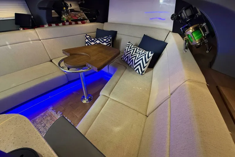 Slide: The Image of Boston Whaler 420 Outrage 2020 - 5770069