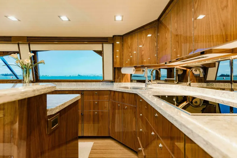 Slide: The Image of Viking 72 Enclosed Bridge 2020 - 5763378