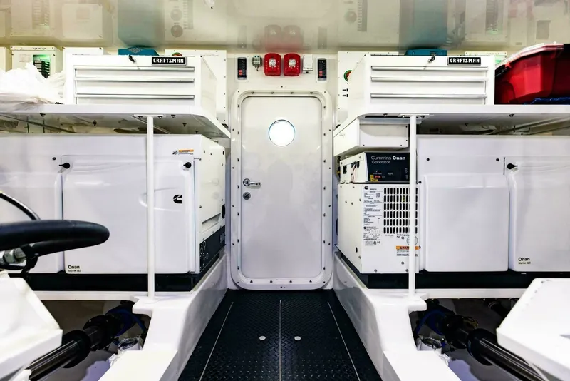 Slide: The Image of Viking 72 Enclosed Bridge 2020 - 6410710