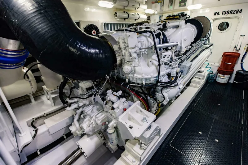 Slide: The Image of Viking 72 Enclosed Bridge 2020 - 5763426