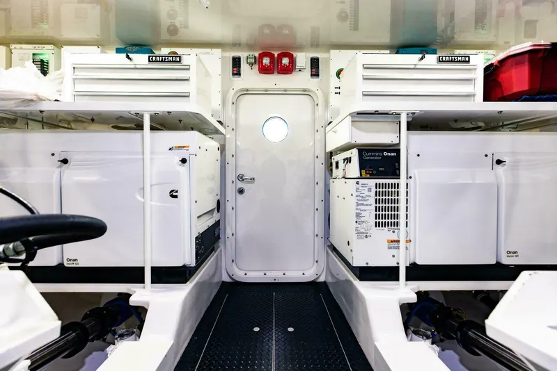 Slide: The Image of Viking 72 Enclosed Bridge 2020 - 5763429