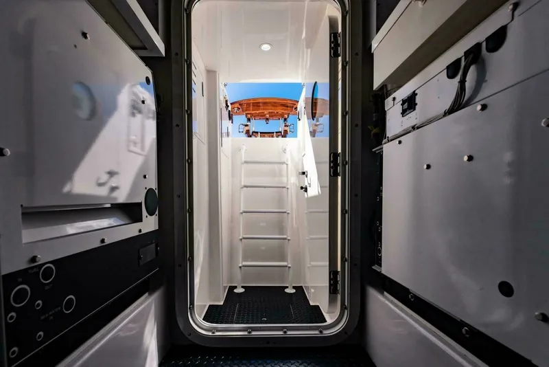 Slide: The Image of Viking 72 Enclosed Bridge 2020 - 6410704