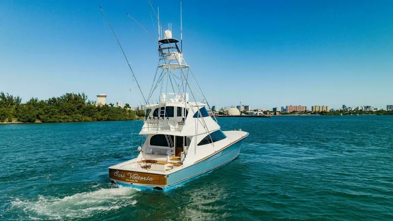 Slide: The Image of Viking 72 Enclosed Bridge 2020 - 6410720