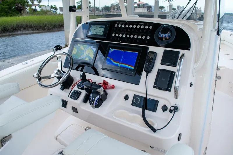 Slide: The Image of Grady-White 30 2020 - 5763521