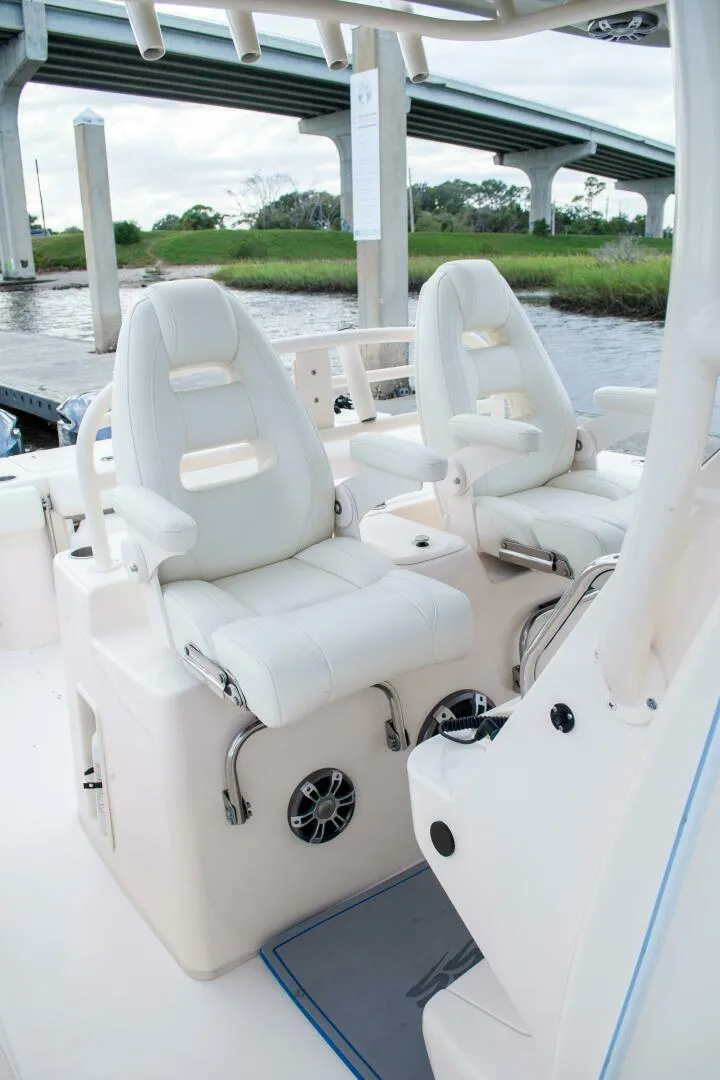 Slide: The Image of Grady-White 30 2020 - 5763522