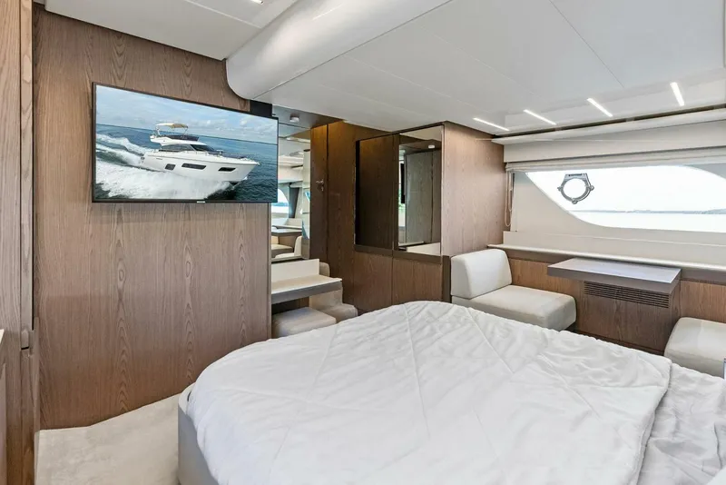 Slide: The Image of Ferretti 800 2018 - 5996558