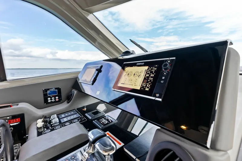 Slide: The Image of Ferretti 800 2018 - 6043709