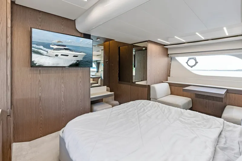 Slide: The Image of Ferretti 800 2018 - 6043714