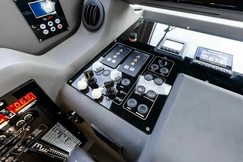 Slide: The Image of Ferretti Yachts 800 2018 - 5789098