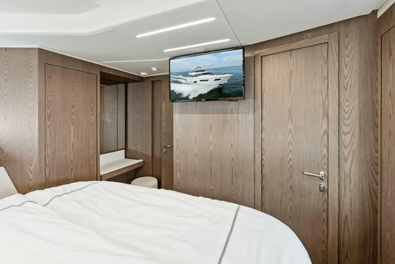 Slide: The Image of Ferretti Yachts 800 2018 - 5789101