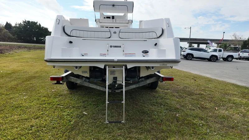 Slide: The Image of Yamaha 220 FSH Sport 2025 - 10