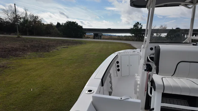 Slide: The Image of Yamaha 220 FSH Sport 2025 - 11