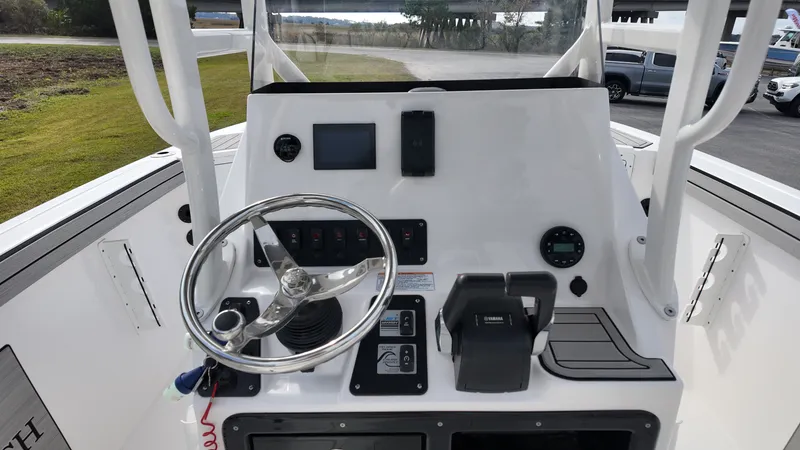 Slide: The Image of Yamaha 220 FSH Sport 2025 - 14