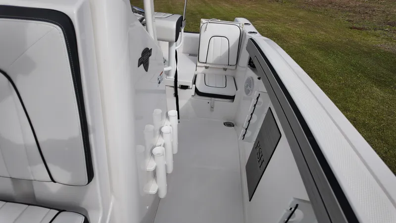 Slide: The Image of Yamaha 220 FSH Sport 2025 - 15