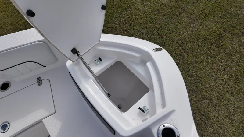 Slide: The Image of Yamaha 220 FSH Sport 2025 - 21