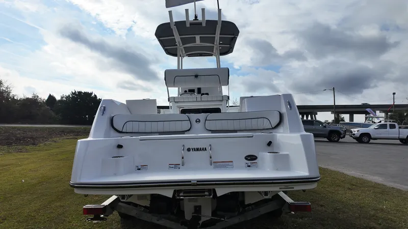 Slide: The Image of Yamaha 220 FSH Sport 2025 - 7