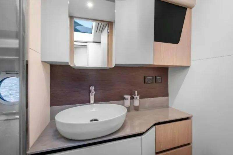 Slide: The Image of Absolute 48 Coupe 2026 - 5764438