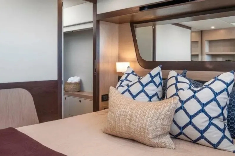 Slide: The Image of Absolute 48 Coupe 2026 - 5764439