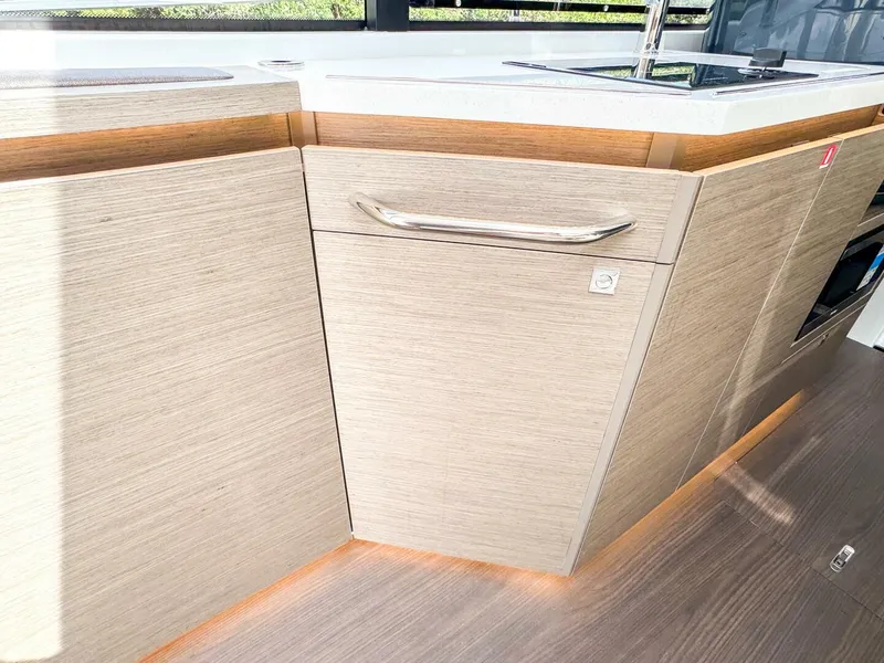 Slide: The Image of Wellcraft 38 Explorer 2025 - 5764502